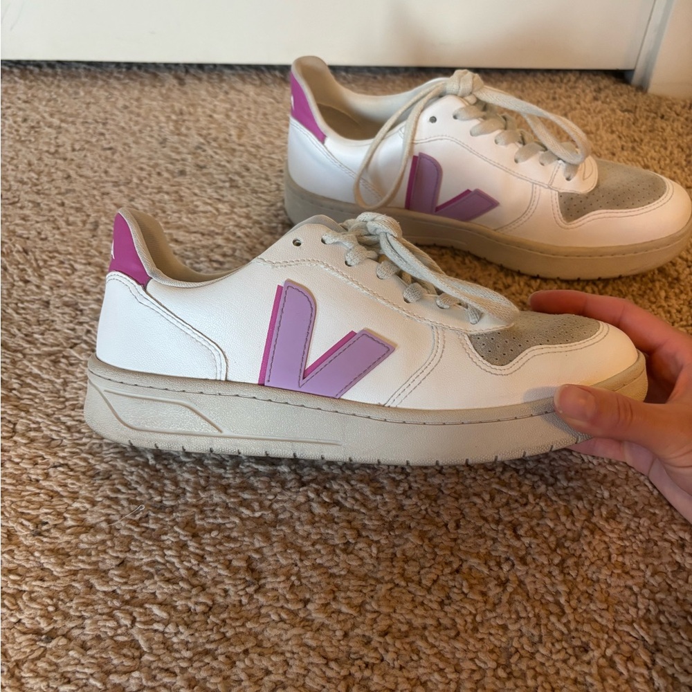 Veja V-10 Sneakers